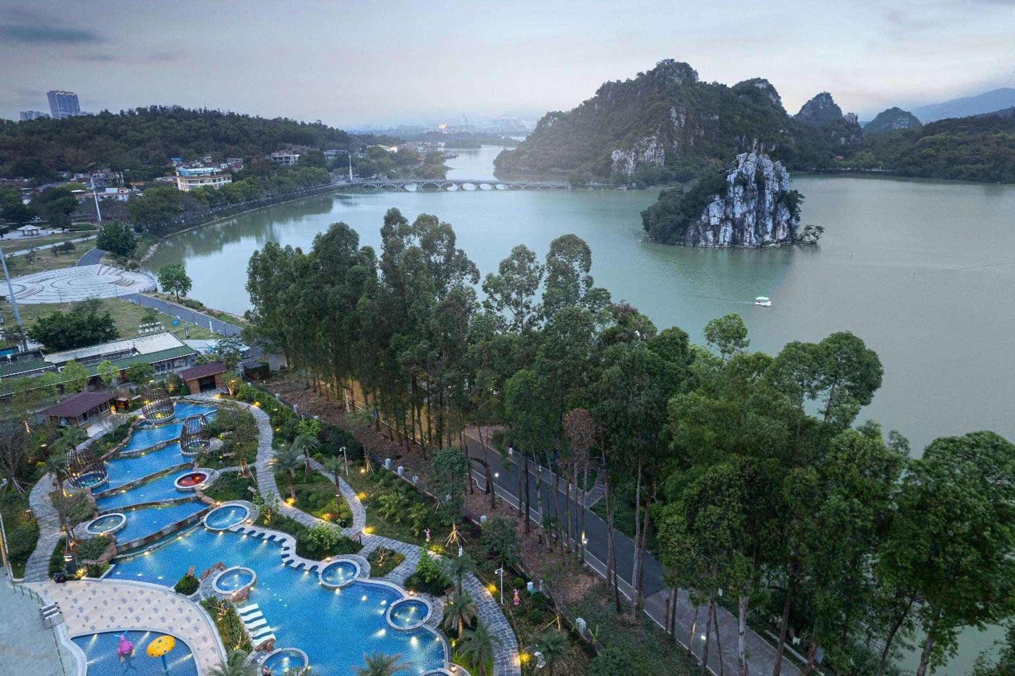 Wyndham Grand Zhaoqing Downtown Hotel Buitenkant foto